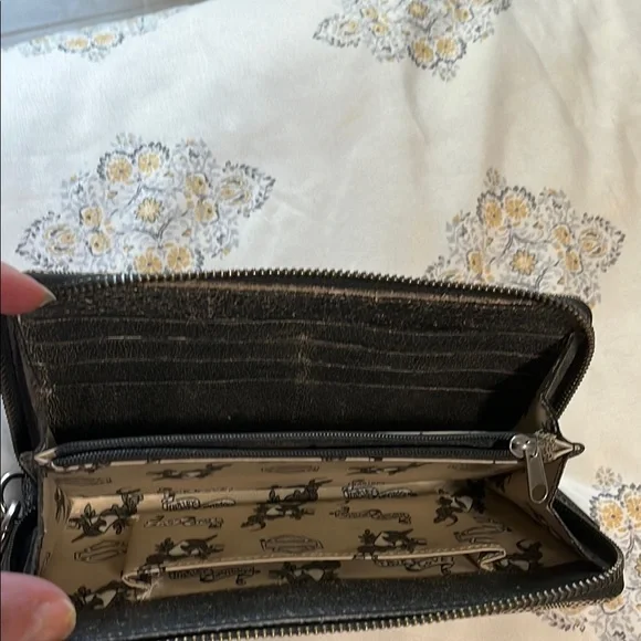 Harley-Davidson Tan & Brown Jacquard Wallet-Wristlet - Picture 4 of 10